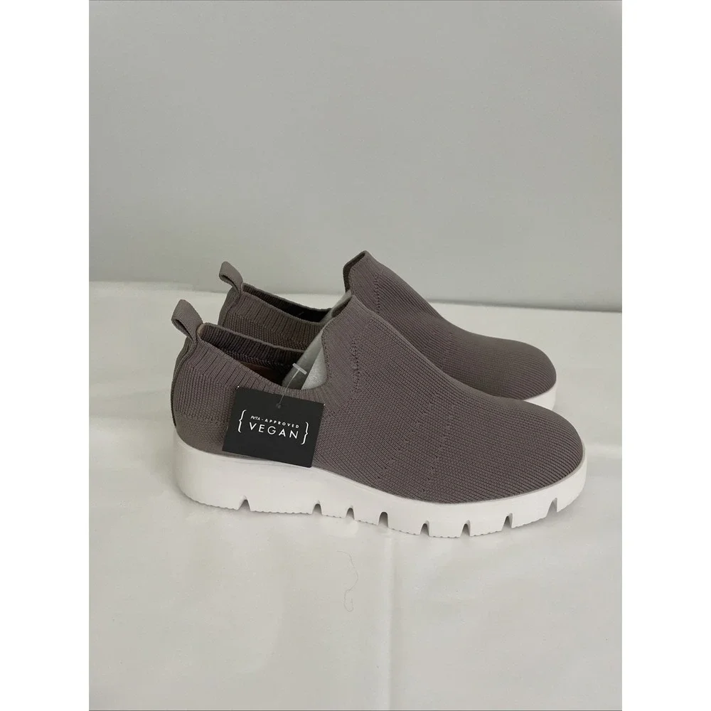 Bernie Mev New York Vegan Slip On Knit wedges Taupe Mauve Womens 39 NEW